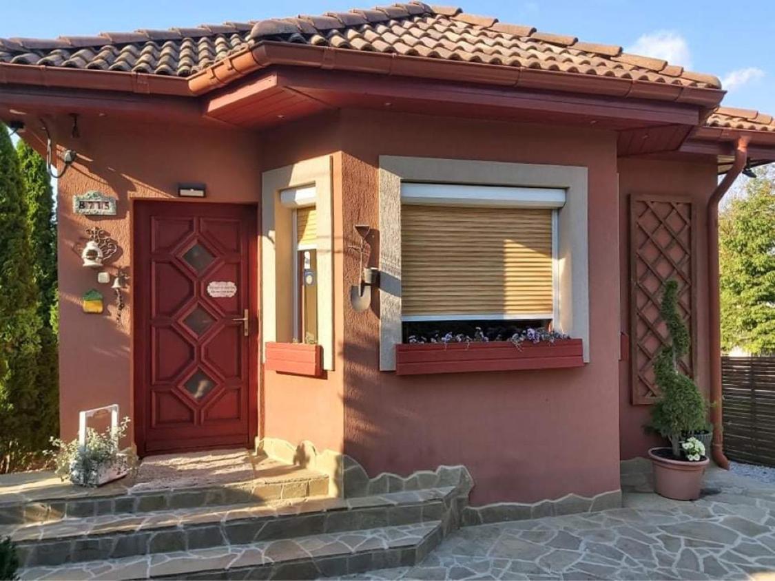 Hotel Nyirjes Vendeghaz Balassagyarmat Exterior foto