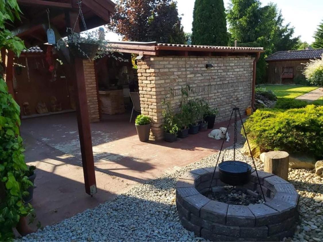 Hotel Nyirjes Vendeghaz Balassagyarmat Exterior foto